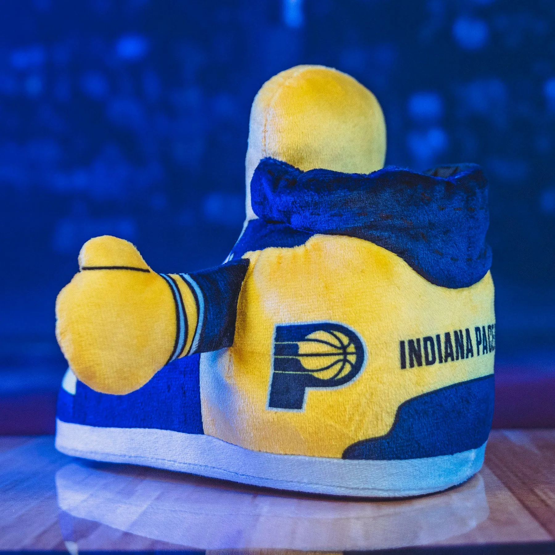 Indiana Pacers Sneaker 7" Kuricha Plush